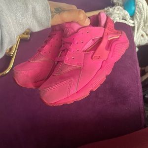 Size 13c pink huaraches used in good condition Nike brand